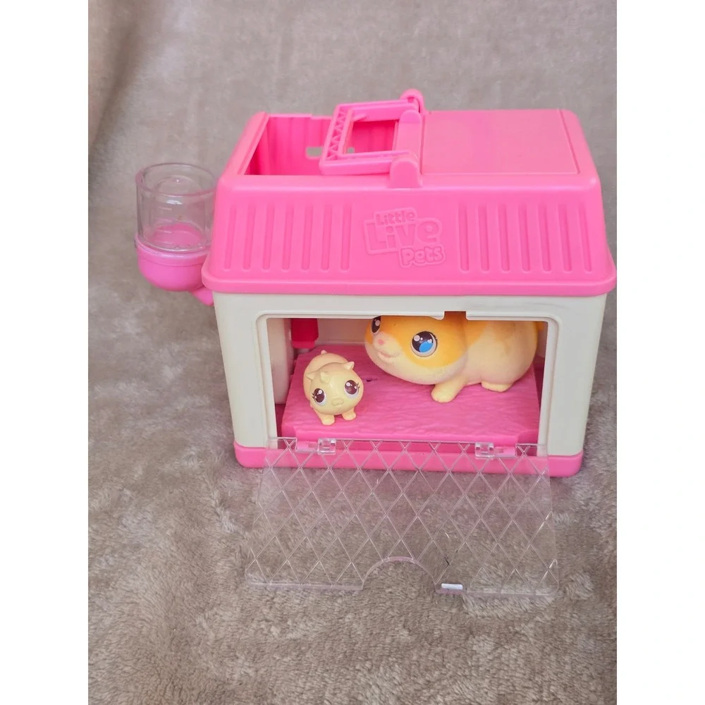 Little Live Pets Lil Hamster House Pink White Playset with Mama and Baby Hamster